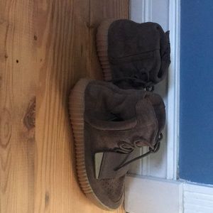 Yeezy’s 750 chocolate